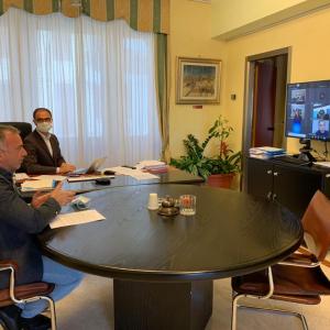 la conferenza stampa della camera di commercio