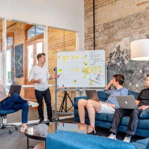 Professionisti <span>Photo by <a href="https://unsplash.com/@austindistel?utm_source=unsplash&utm_medium=referral&utm_content=creditCopyText">Austin Distel</a> on <a href="https://unsplash.com/s/photos/consultant?utm_source=unsplash&utm_medium=referral&utm_content=creditCopyText">Unsplash</a></span>