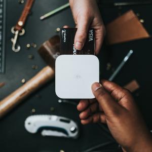 Photo by <a href="https://unsplash.com/@nate_dumlao?utm_source=unsplash&utm_medium=referral&utm_content=creditCopyText">Nathan Dumlao</a> on <a href="https://unsplash.com/s/photos/commerce?utm_source=unsplash&utm_medium=referral&utm_content=creditCopyText">Unsplash</a> Commercio