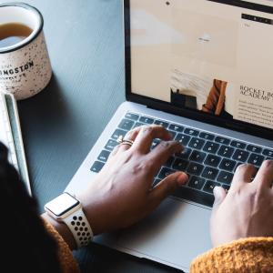 Photo by <a href="https://unsplash.com/@dtbosse?utm_source=unsplash&utm_medium=referral&utm_content=creditCopyText">Daniel Thomas</a> on <a href="https://unsplash.com/s/photos/entrepreneurship?utm_source=unsplash&utm_medium=referral&utm_content=creditCopyText">Unsplash</a> Imprese