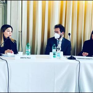 L'assessora Anita Pili durante la conferenza di Roma L'assessora Anita Pili durante la conferenza di Roma
