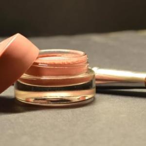 cosmesi - immagine simbolica cosmesi - immagine simbolica