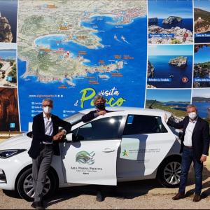 un'auto elettrica del Parco di Porto Conte un'auto elettrica del Parco di Porto Conte