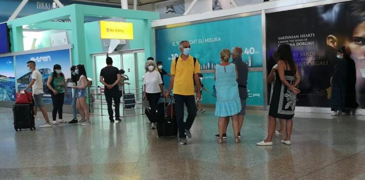 arrivi all'aeroporto di Olbia arrivi all'aeroporto di Olbia