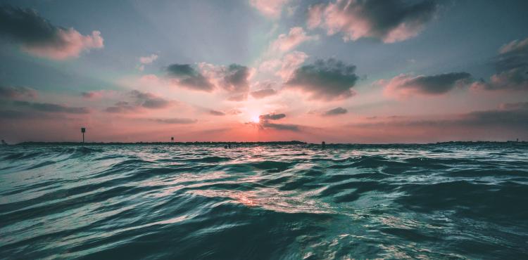 Photo by <a href="https://unsplash.com/@jbcreate_?utm_source=unsplash&utm_medium=referral&utm_content=creditCopyText">Joseph Barrientos</a> on <a href="https://unsplash.com/s/photos/sea?utm_source=unsplash&utm_medium=referral&utm_content=creditCopyText">Unsplash</a> Mare