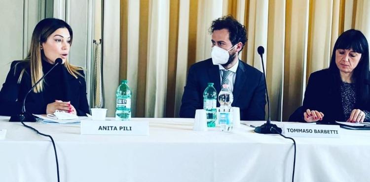 L'assessora Anita Pili durante la conferenza di Roma L'assessora Anita Pili durante la conferenza di Roma
