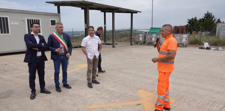 l'assessore regionale dell'Ambiente, Gianni Lampis, all'inaugurazione di Esterzili l'assessore regionale dell'Ambiente, Gianni Lampis, all'inaugurazione di Esterzili
