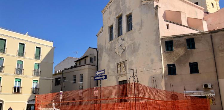 un cantiere nel centro di Alghero un cantiere nel centro di Alghero